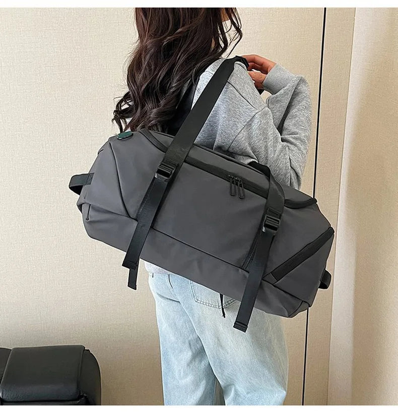 Nylon fitness gym shoulder duffel with independent shoe compartment - product image