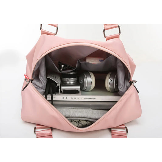 Nylon foldable waterproof fitness crossbody gym bag with adjustable straps - product image