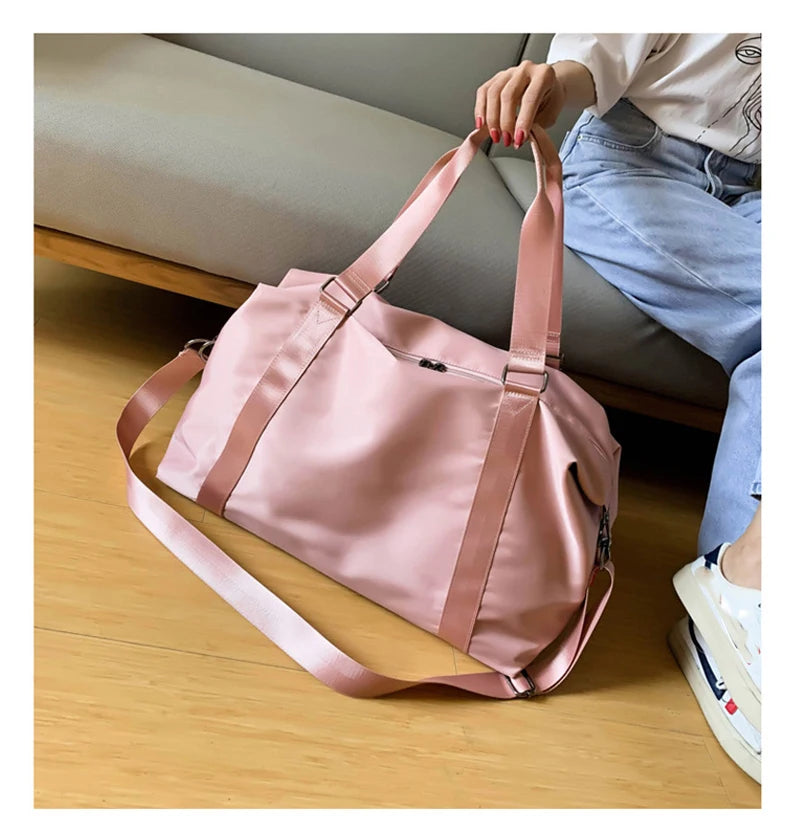 Nylon foldable waterproof fitness crossbody gym bag with adjustable straps - product image