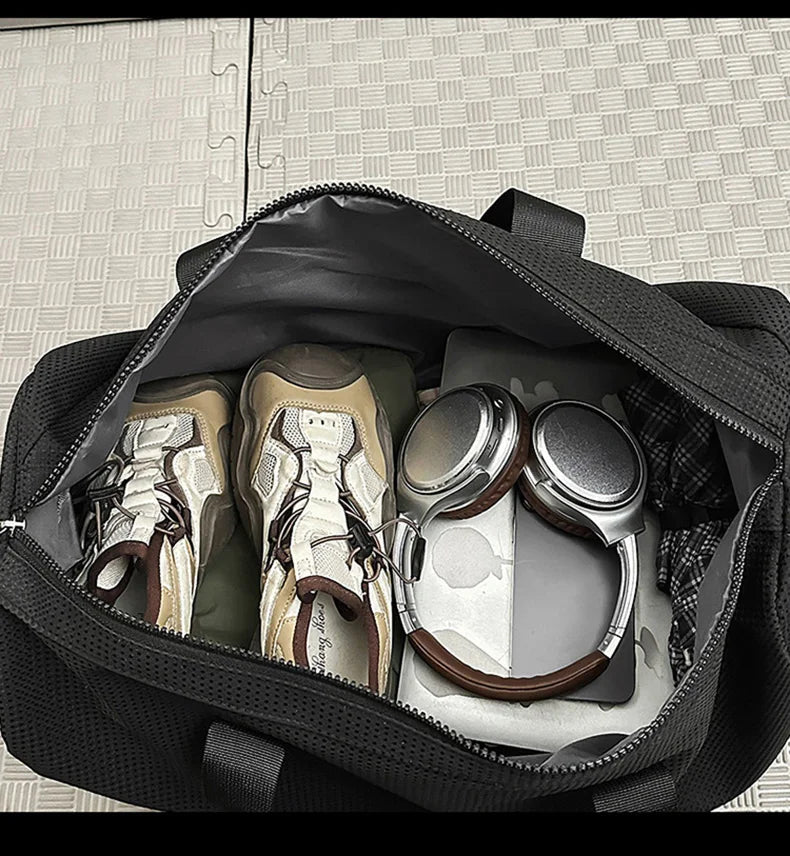 Nylon sports duffel bag with wet dry separation and independent shoe compartment - product image