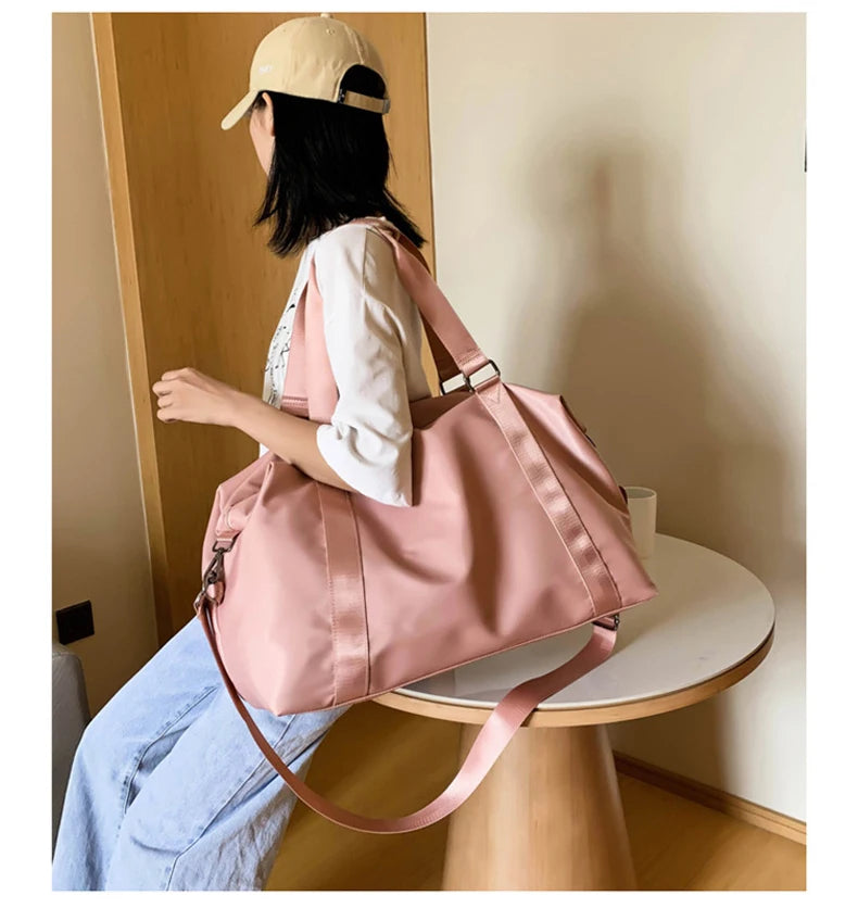 Nylon foldable waterproof fitness crossbody gym bag with adjustable straps - product image