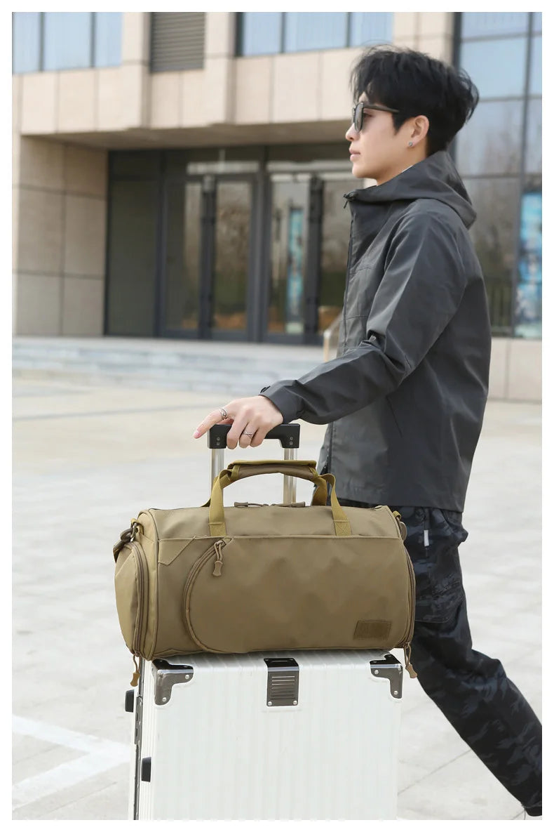 Nylon gym bag with dry wet separation and detachable shoulder strap - product image